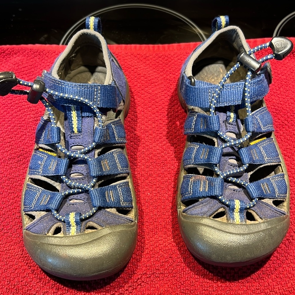 Kids Keen sandals